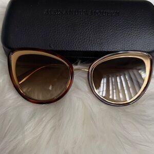 Alexander McQueen Sunglasses Auyhentic Womens Cat-Eye Made in Italy AM0177S 003